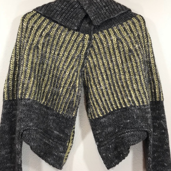 Luxurious Parisian Wool Alpaca cardigan sweater - Picture 7 of 8